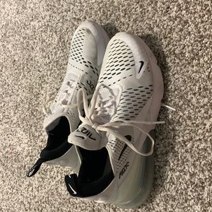 Air max 270s, size 8